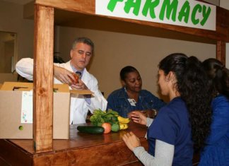 Ao invés de remédios, médico receita alimentos orgânicos