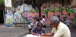 Praças se transformam em ilhas de solidariedade e cidadania