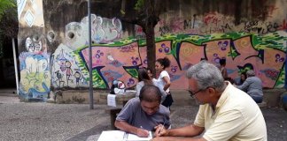 Praças se transformam em ilhas de solidariedade e cidadania