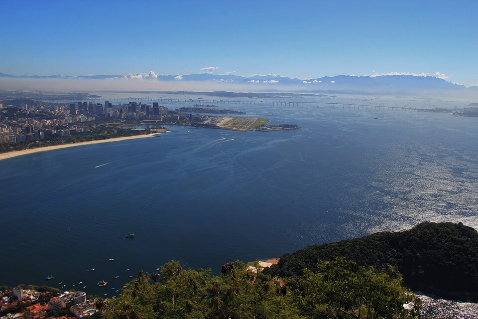 Baía de Guanabara virou um depósito de metais pesados que ameaça a vida marinha