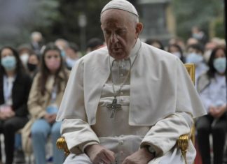 Papa Francisco pede a intercessão da Virgem Maria no combate à Covid-19