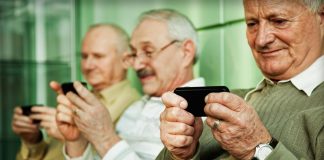 É preciso melhorar a relação dos idosos com a tecnologia