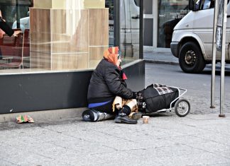 Para entrar num novo mundo é preciso desconstruir os regimes calcados na desigualdade