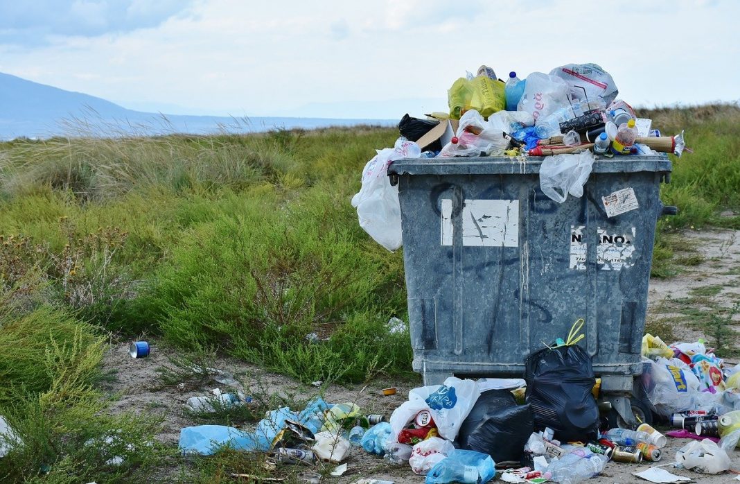 O Brasil é o quarto país que produz mais lixo no mundo e recicla pouco mais de 3%